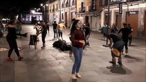 “卡尼吉亚：速度之王，揭秘球场传奇！”