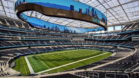 亚冬会冰壶混双循环赛中国选手连胜两场，央视捕捉胜利精彩瞬间