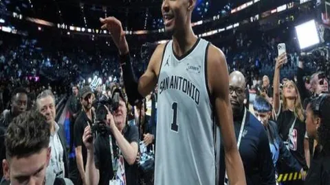 张子宇低位杀器期号专家推荐前区十码质合分析连得4分领先